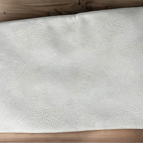 Moda Luxe Women's Vegan Leather Off White Crossbody Alyssa Clutch Bag Chain - Picture 3 of 7